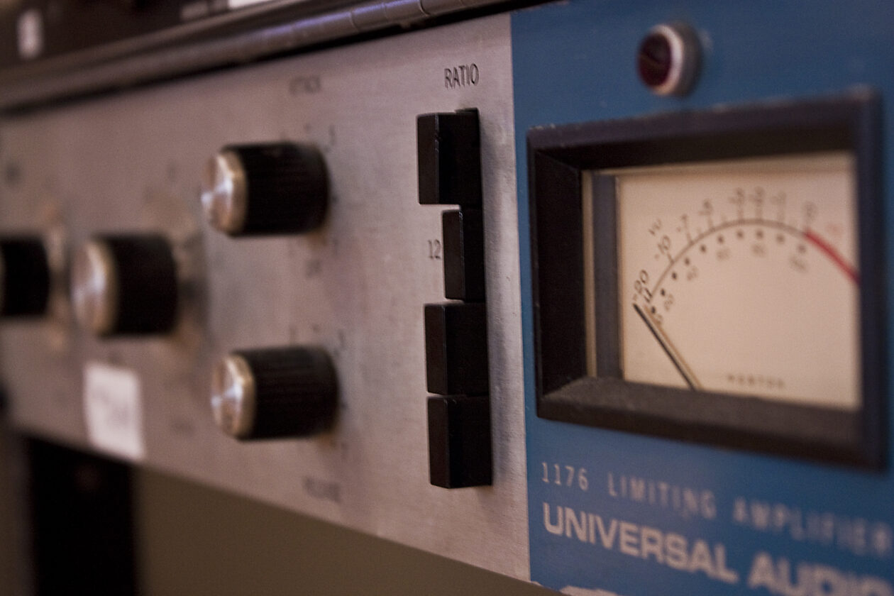 Tudo sobre o Compressor 1176 da Universal Audio